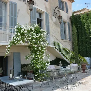 Le Petit Chateau Couette-café Châteauneuf-de-Gadagne